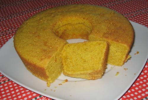 Bolo de cenoura e laranja